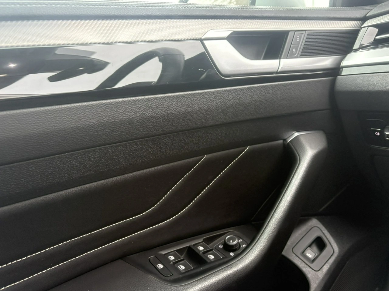 Volkswagen Arteon - Zdjęcie 18