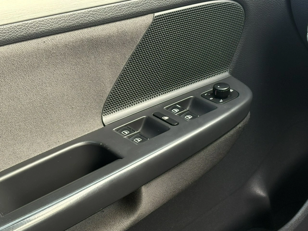 Volkswagen Golf - Zdjęcie 17