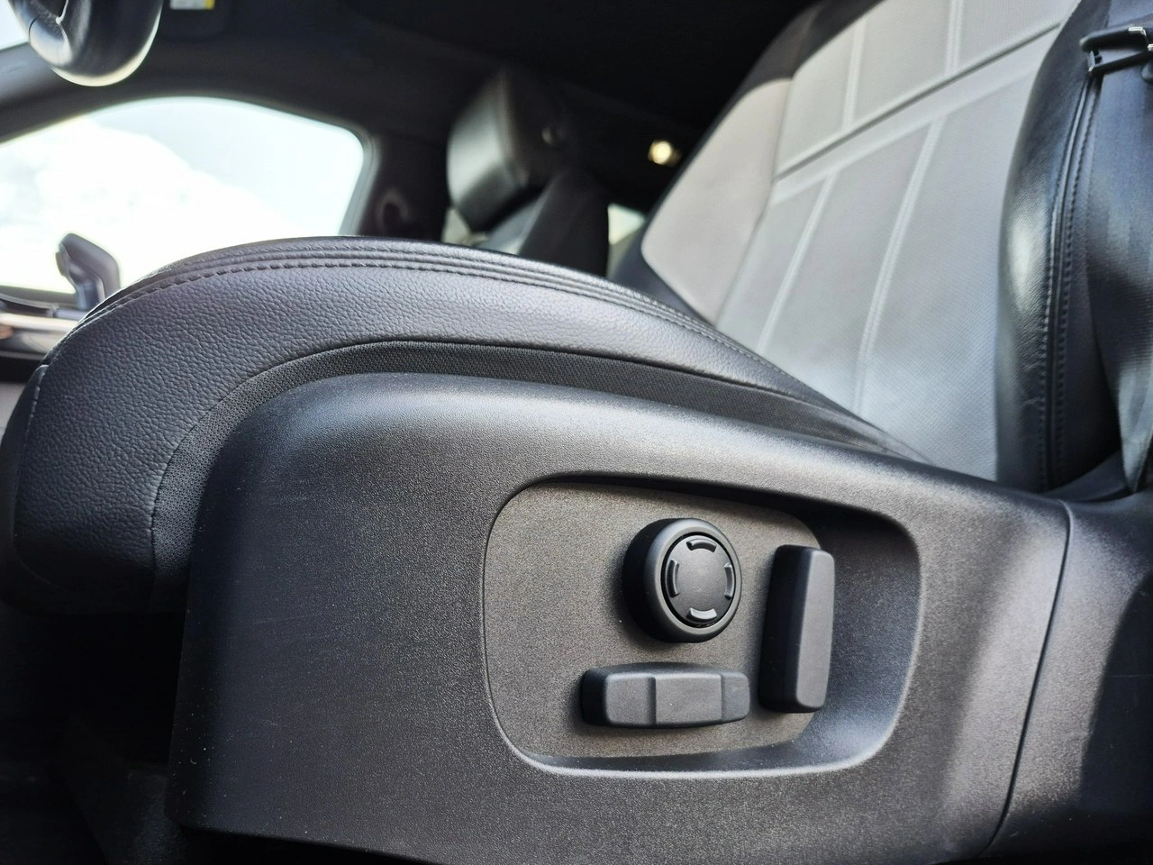 Land Rover Range Rover Evoque - Zdjęcie 34