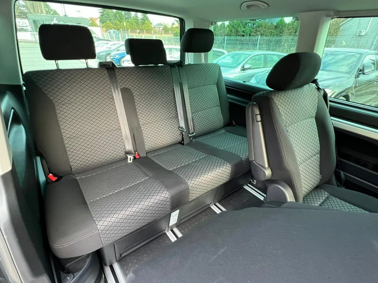 Volkswagen Multivan - Zdjęcie 15