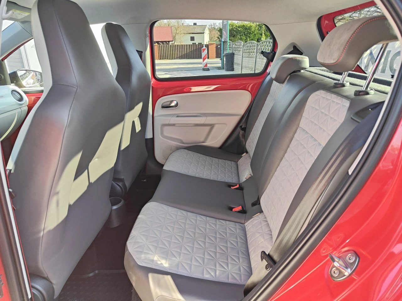 Volkswagen up! - Zdjęcie 24