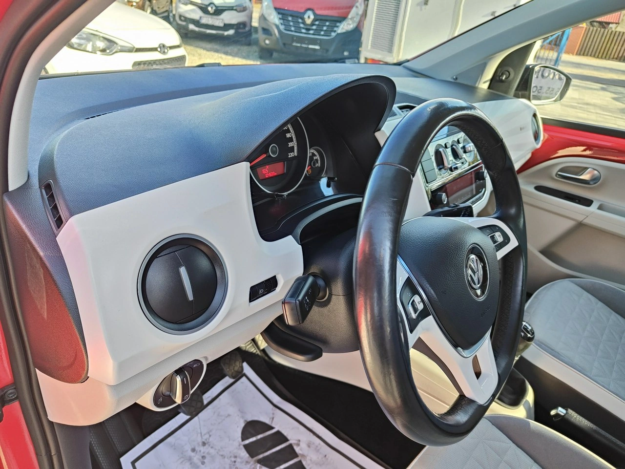 Volkswagen up! - Zdjęcie 11