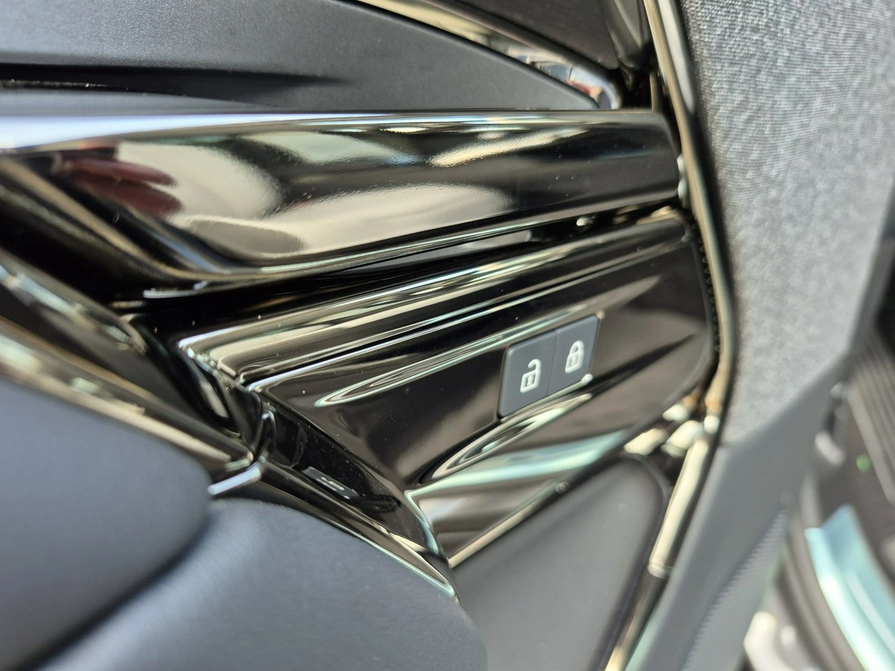 Land Rover Range Rover Sport - Zdjęcie 18