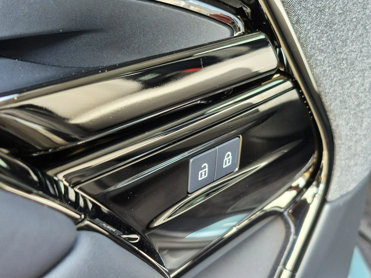 Land Rover Range Rover Sport - Zdjęcie 24