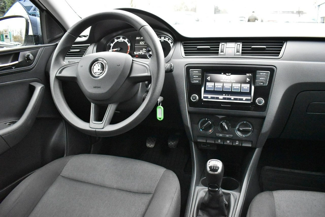 Skoda RAPID - Zdjęcie 15