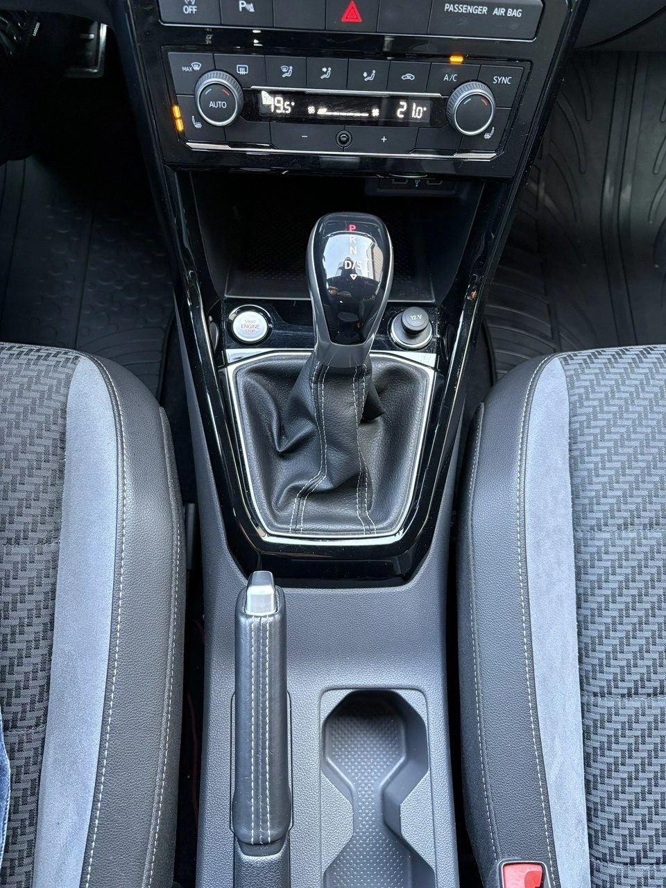 Volkswagen T-Cross - Zdjęcie 31