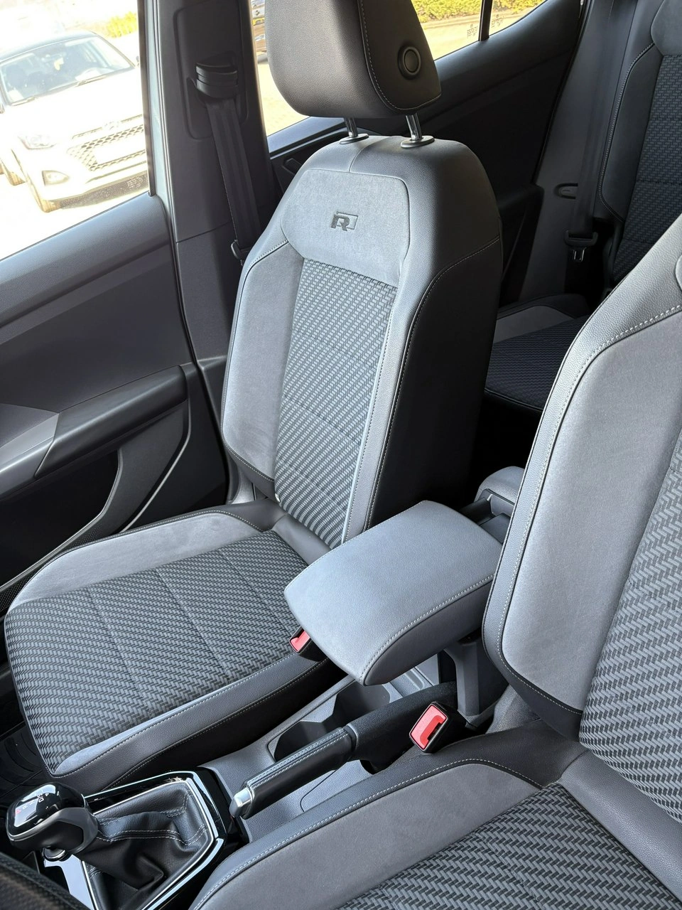 Volkswagen T-Cross - Zdjęcie 34