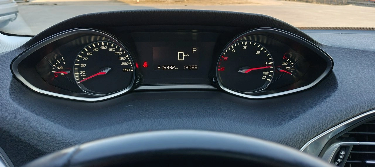 Peugeot 308 - Zdjęcie 10