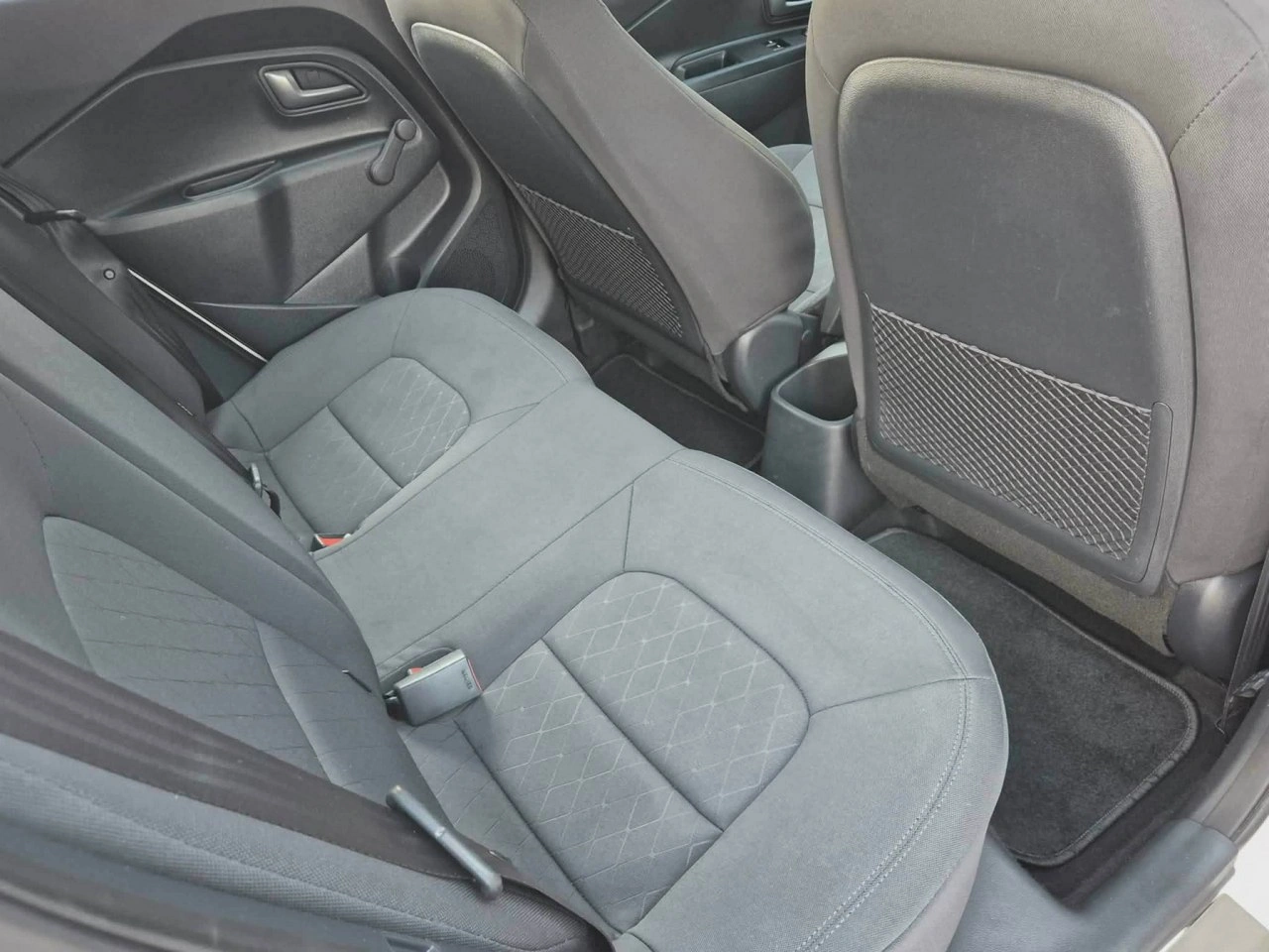 Kia Rio - Zdjęcie 11