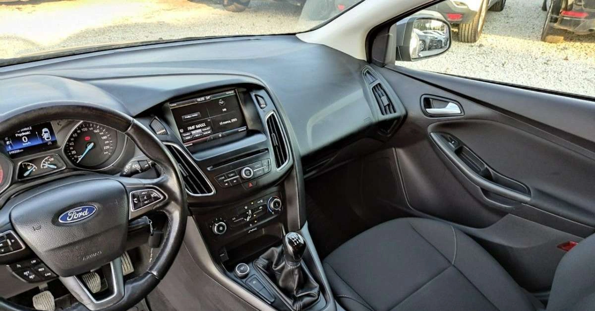 Ford Focus - Zdjęcie 17