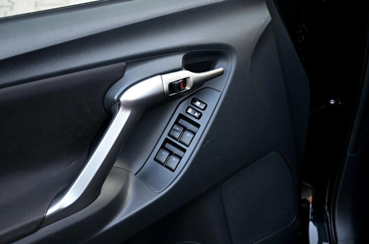 Toyota Verso - Zdjęcie 11