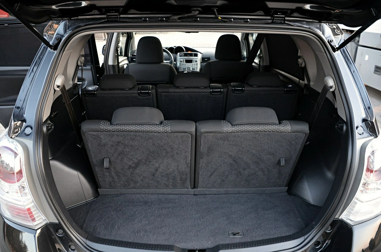 Toyota Verso - Zdjęcie 12