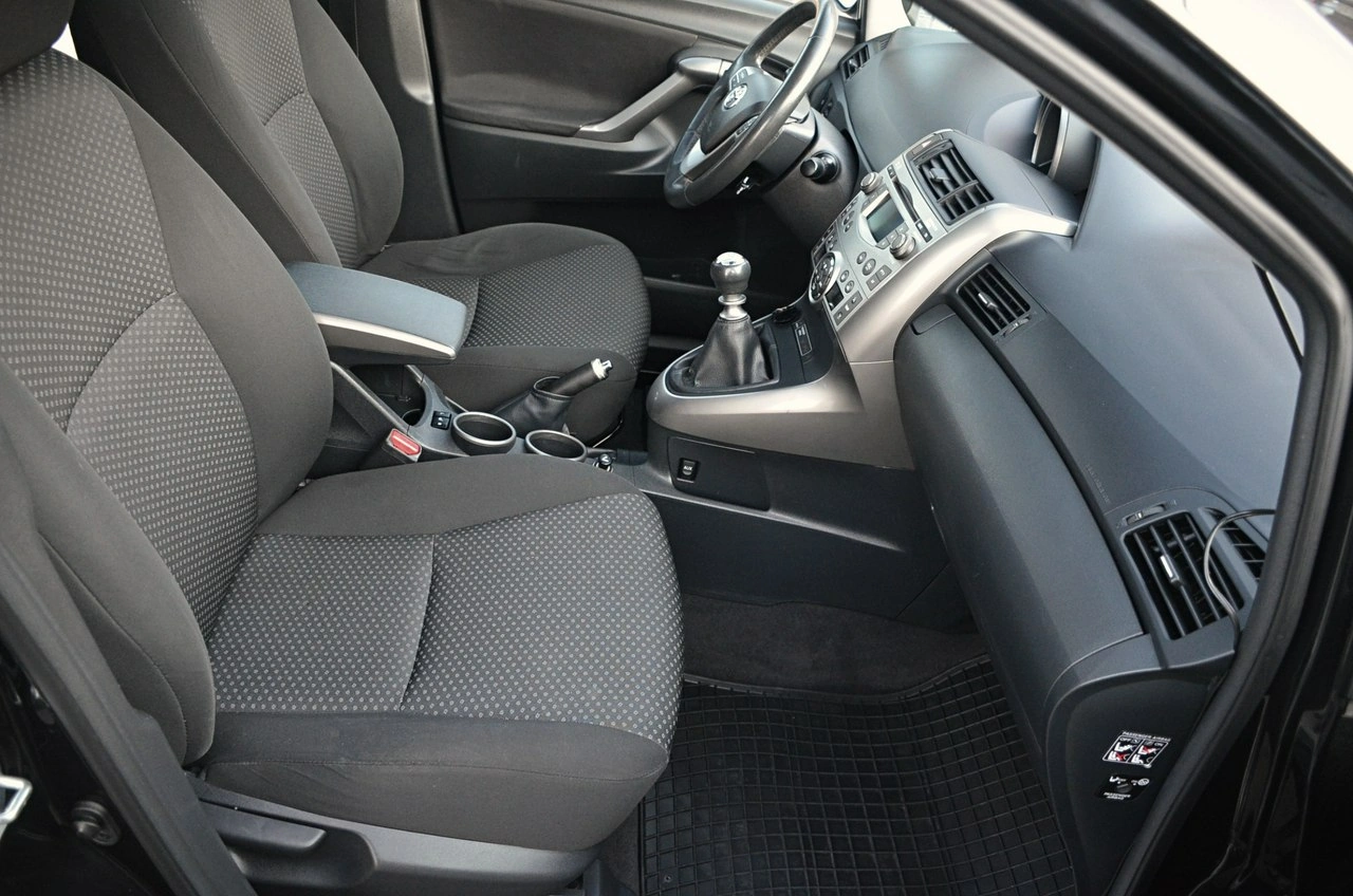 Toyota Verso - Zdjęcie 18