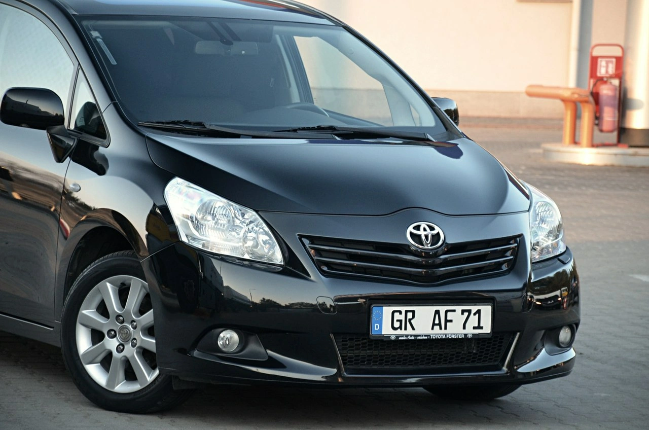 Toyota Verso - Zdjęcie 1