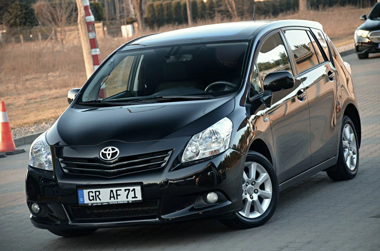Toyota Verso - Zdjęcie 2