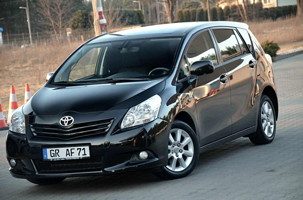 Toyota Verso - Zdjęcie 3