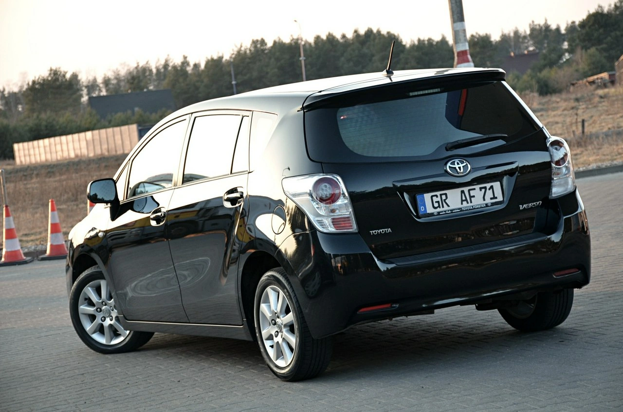 Toyota Verso - Zdjęcie 6