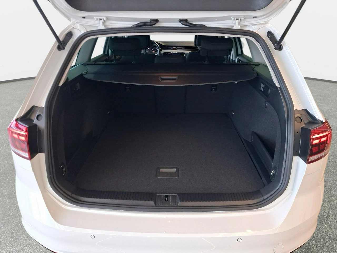 Volkswagen Passat Variant - Zdjęcie 11