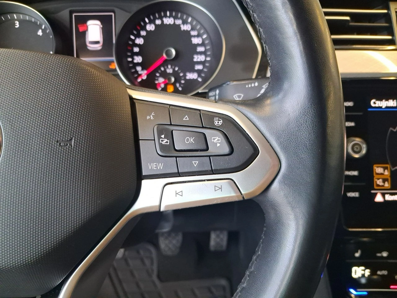 Volkswagen Passat Variant - Zdjęcie 15