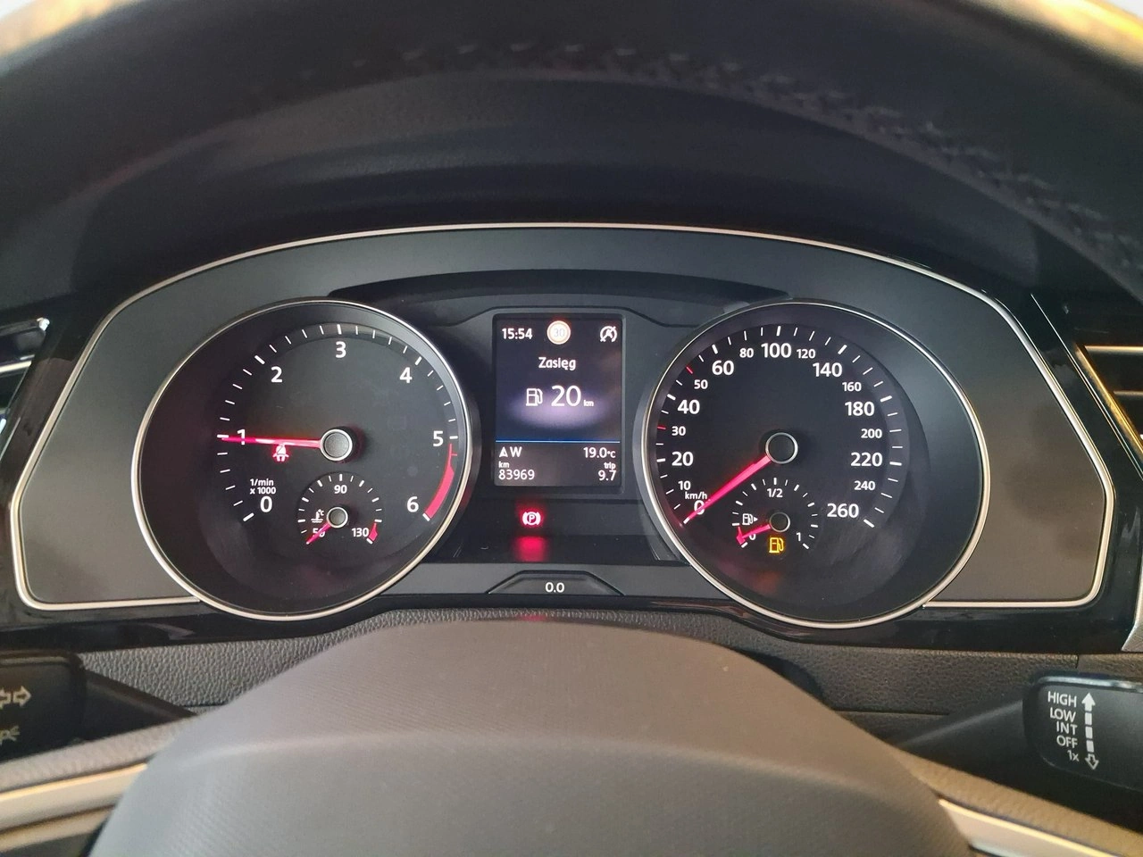 Volkswagen Passat Variant - Zdjęcie 16