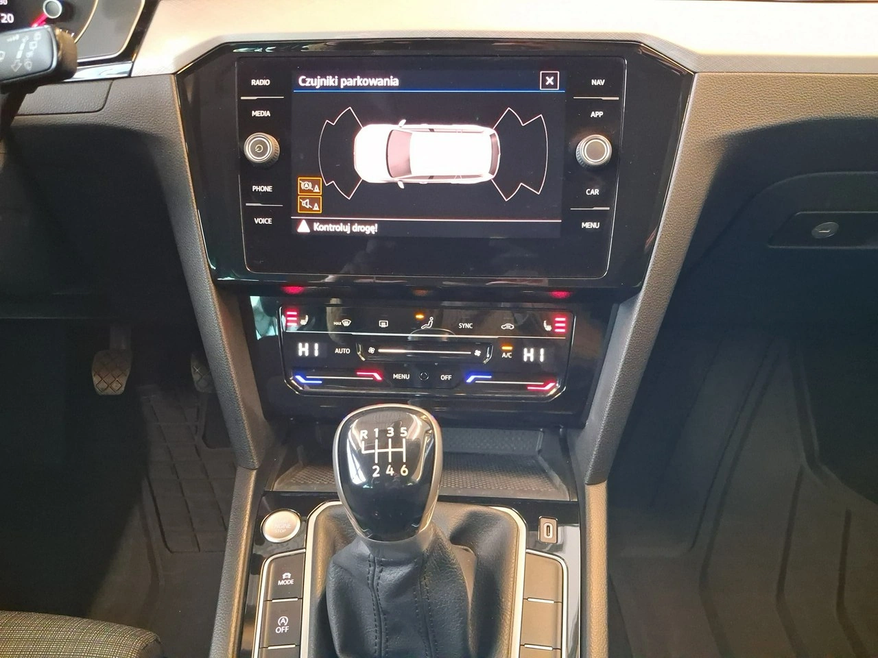 Volkswagen Passat Variant - Zdjęcie 17