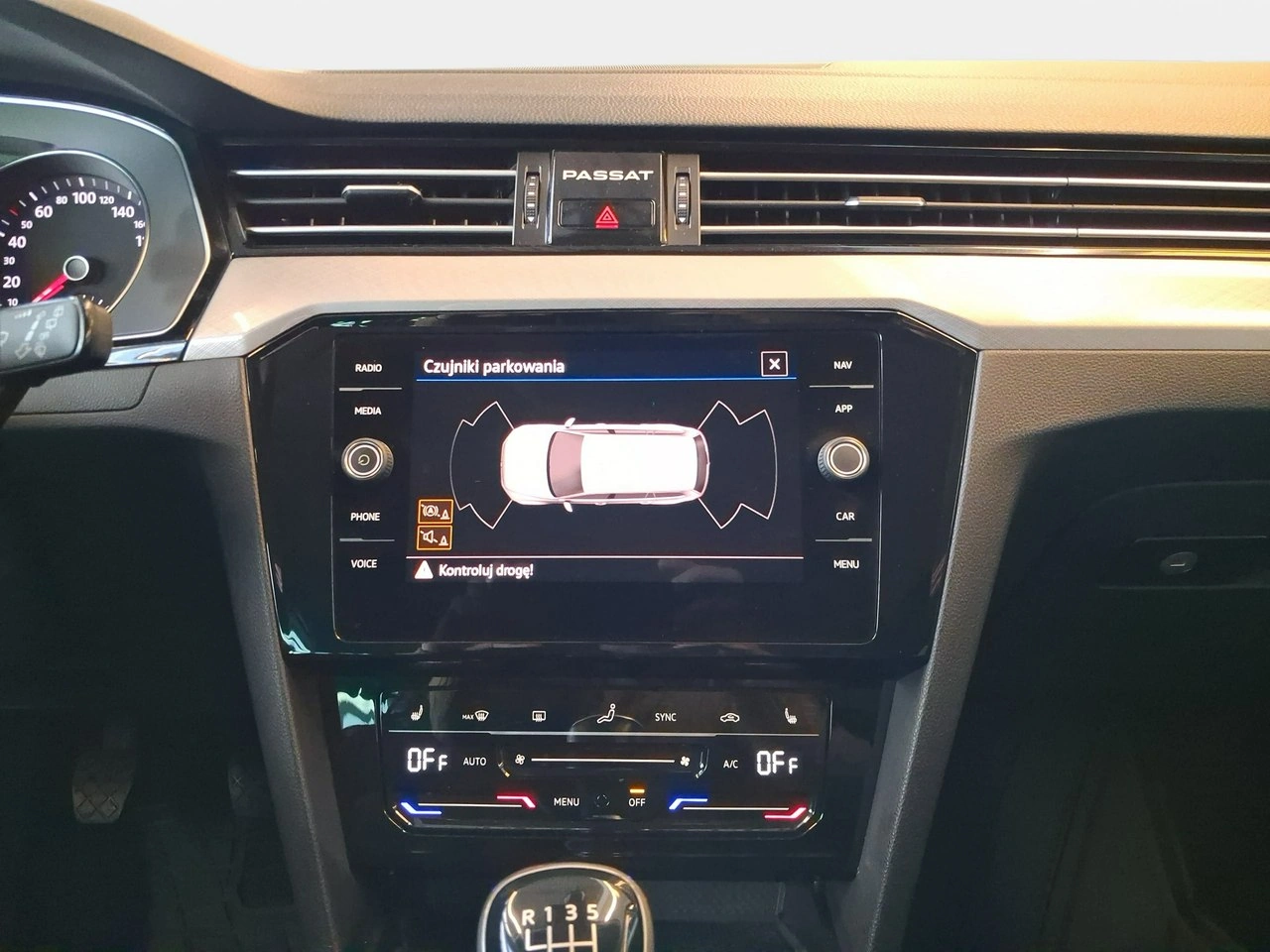 Volkswagen Passat Variant - Zdjęcie 18