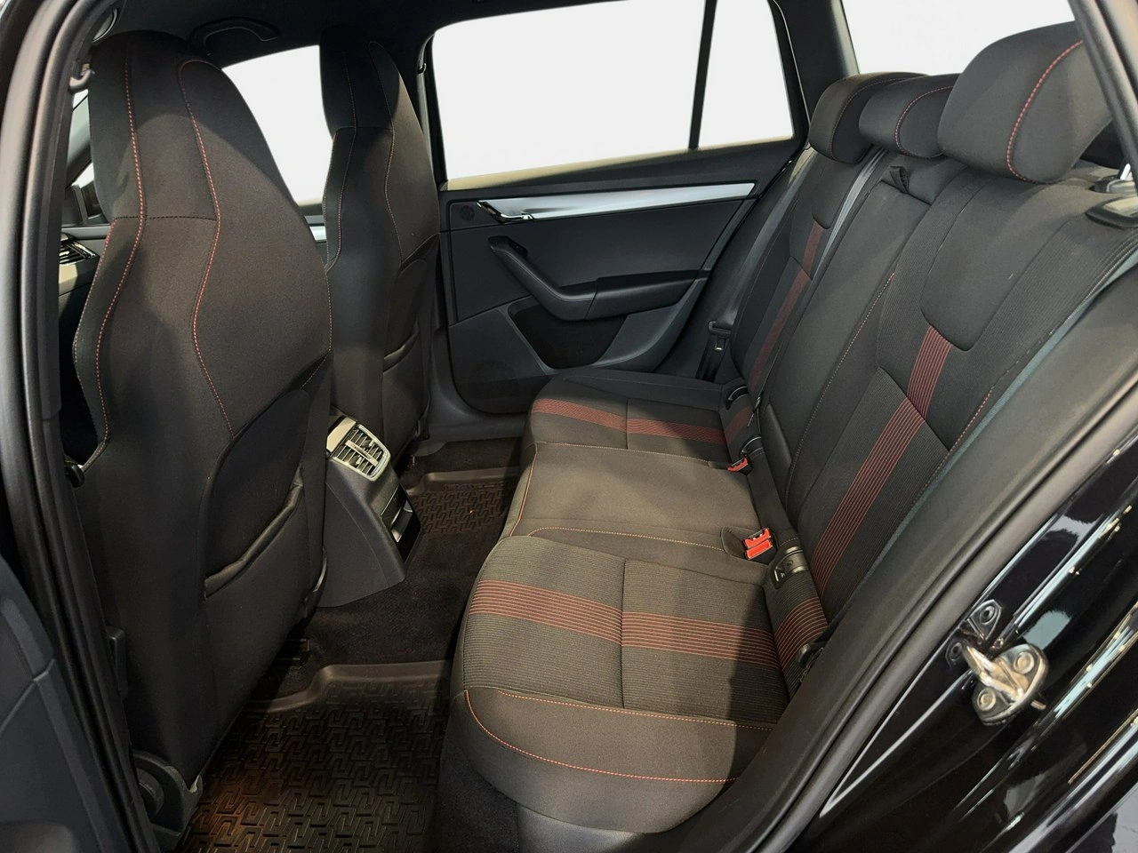 Skoda Octavia - Zdjęcie 10