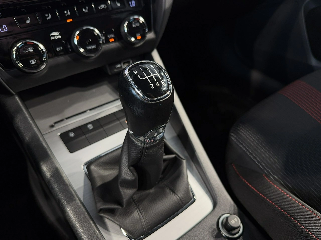 Skoda Octavia - Zdjęcie 24