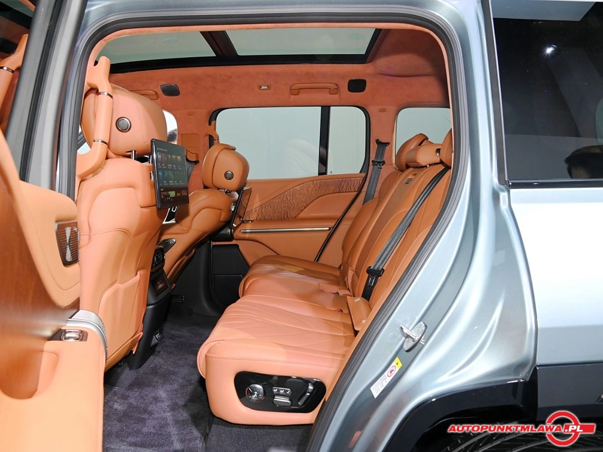 BYD Yangwang U8 - Zdjęcie 17