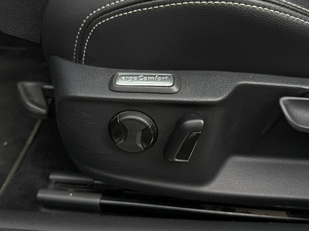 Volkswagen Passat - Zdjęcie 10