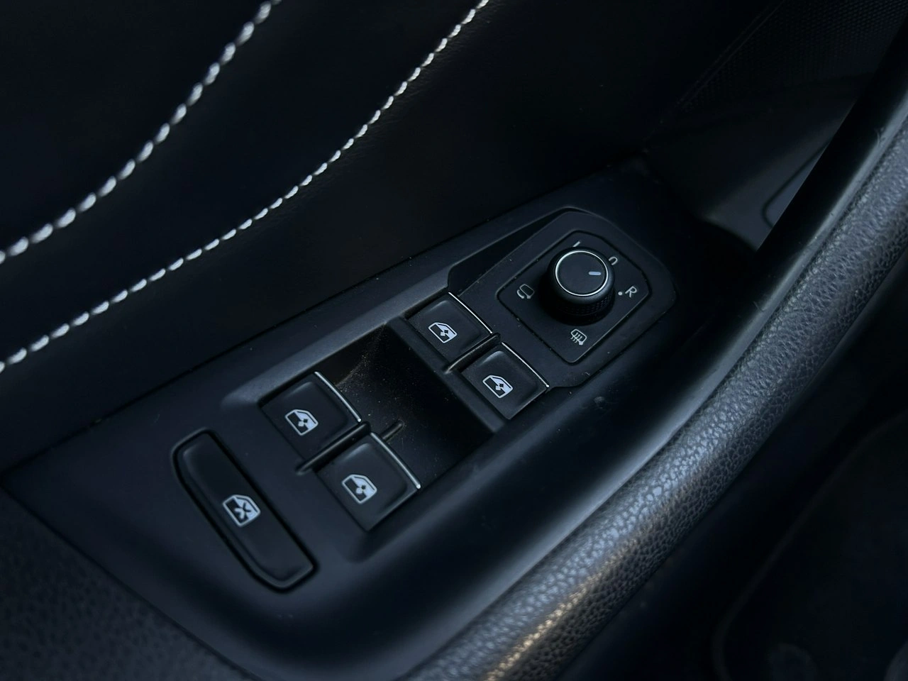 Volkswagen Passat - Zdjęcie 13