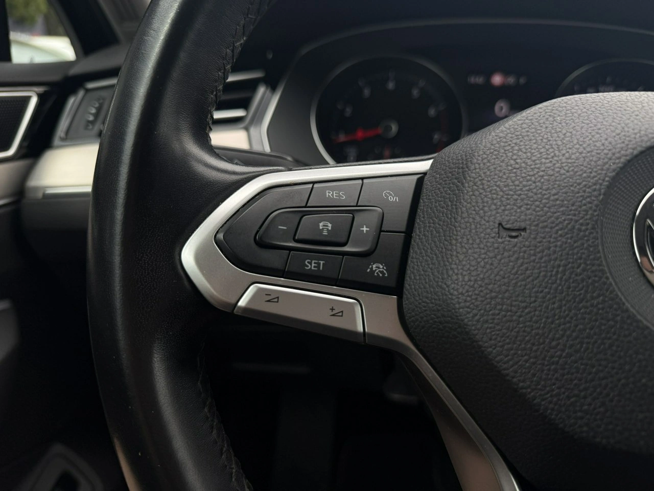 Volkswagen Passat - Zdjęcie 17