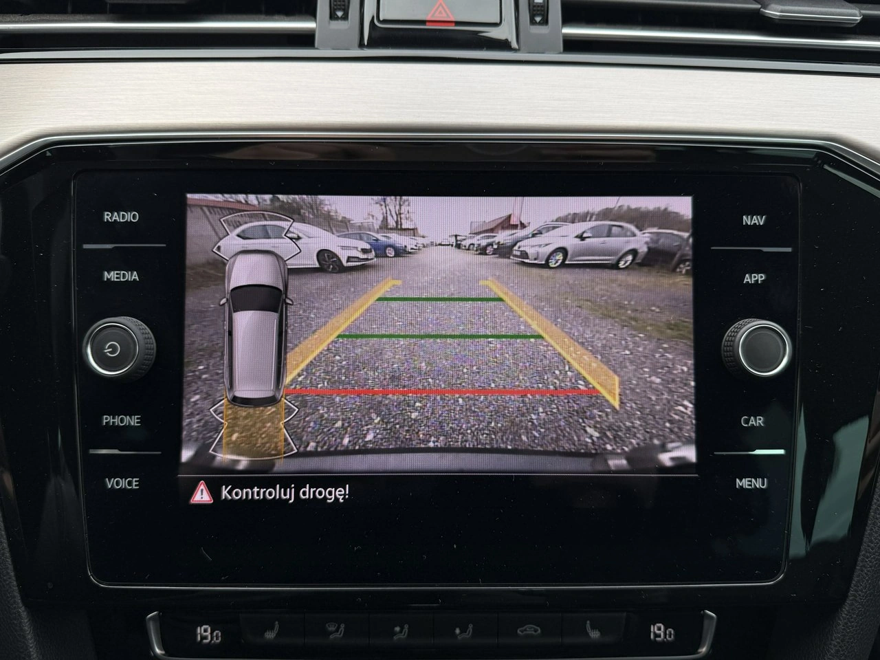 Volkswagen Passat - Zdjęcie 25