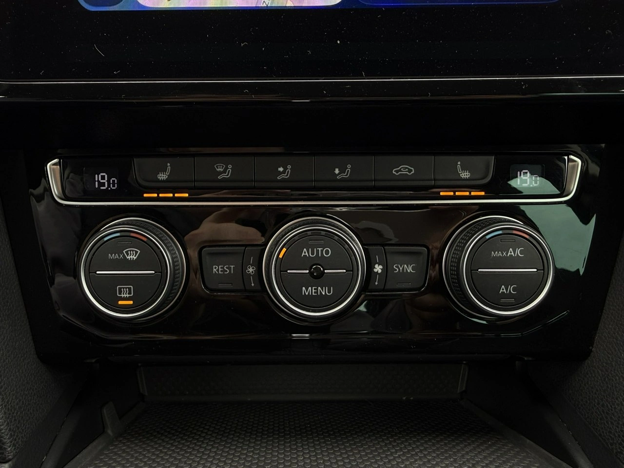 Volkswagen Passat - Zdjęcie 27