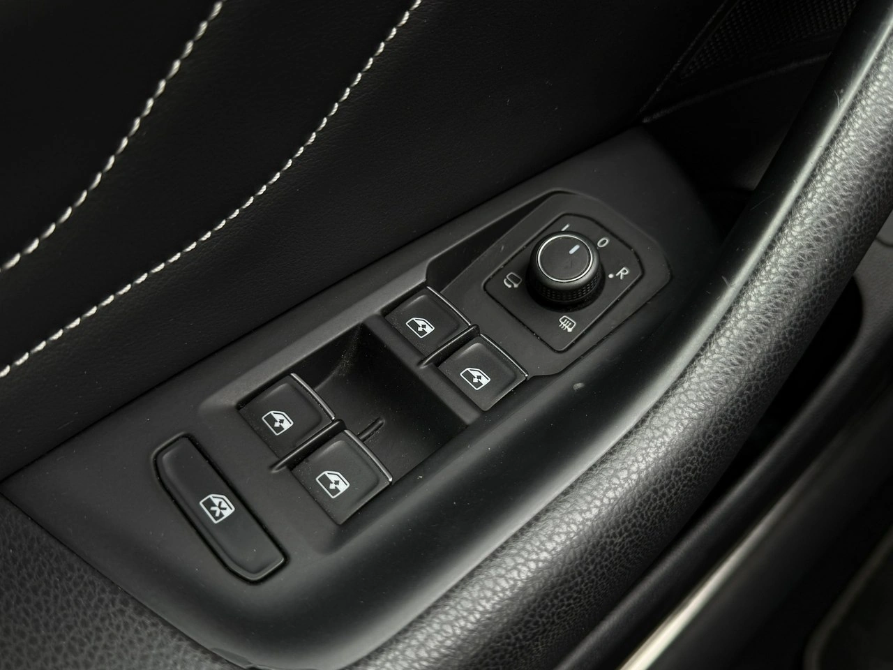 Volkswagen Passat - Zdjęcie 31