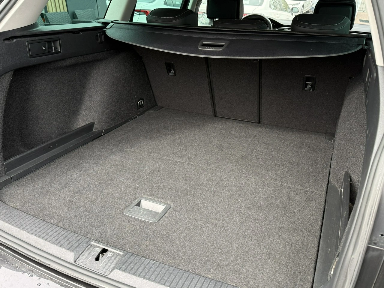 Volkswagen Passat - Zdjęcie 38