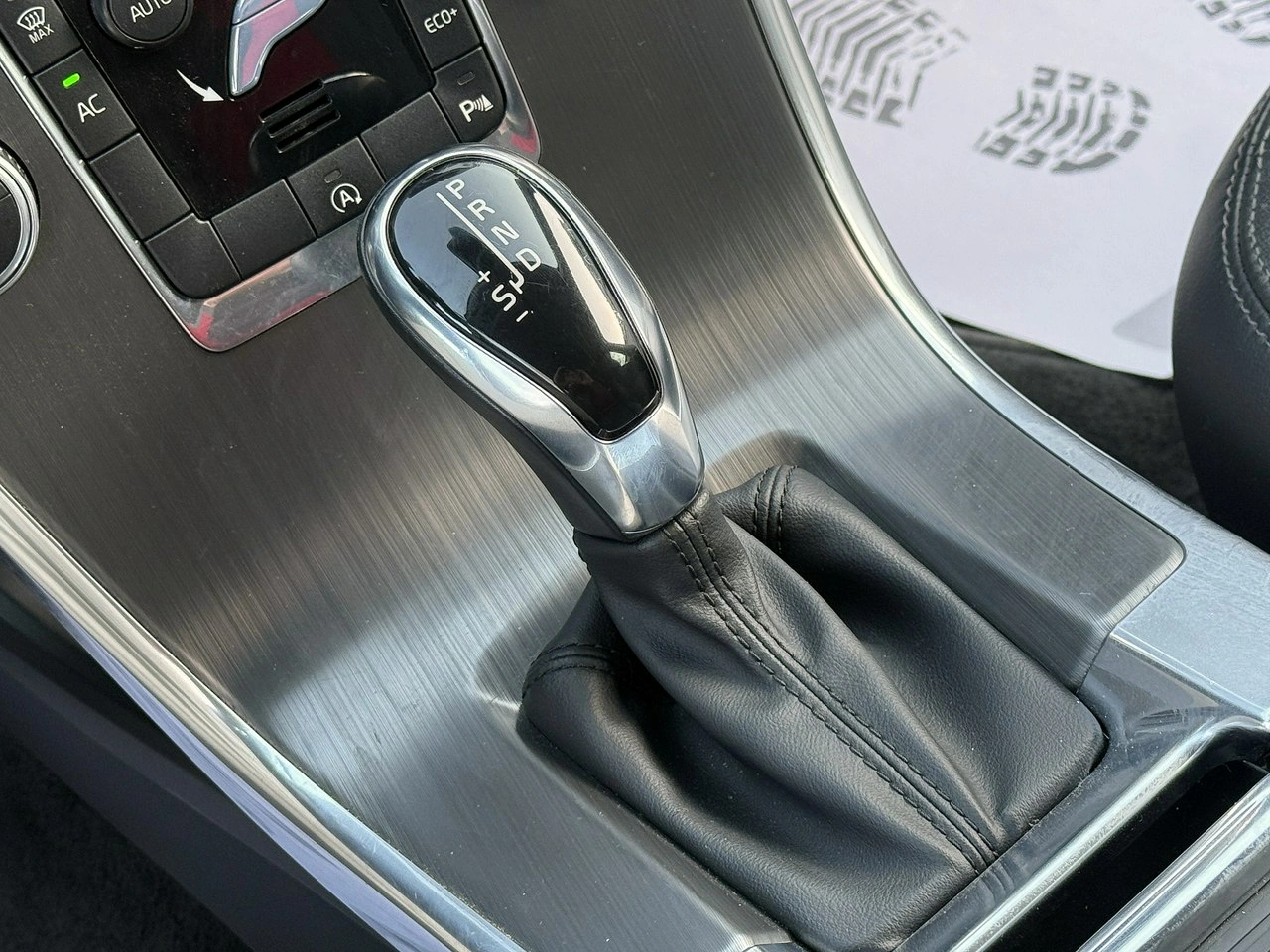 Volvo XC 60 - Zdjęcie 8