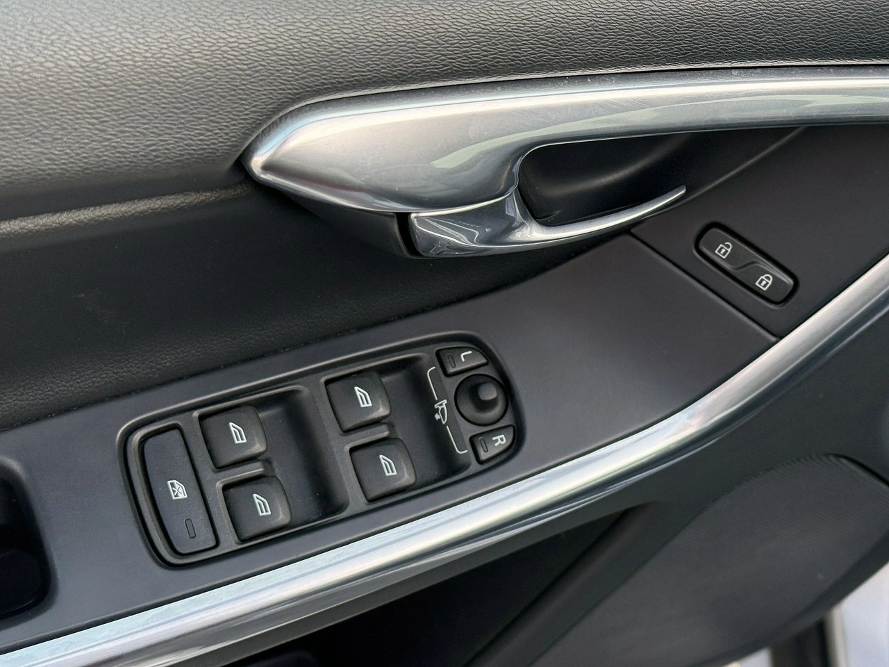 Volvo XC 60 - Zdjęcie 10