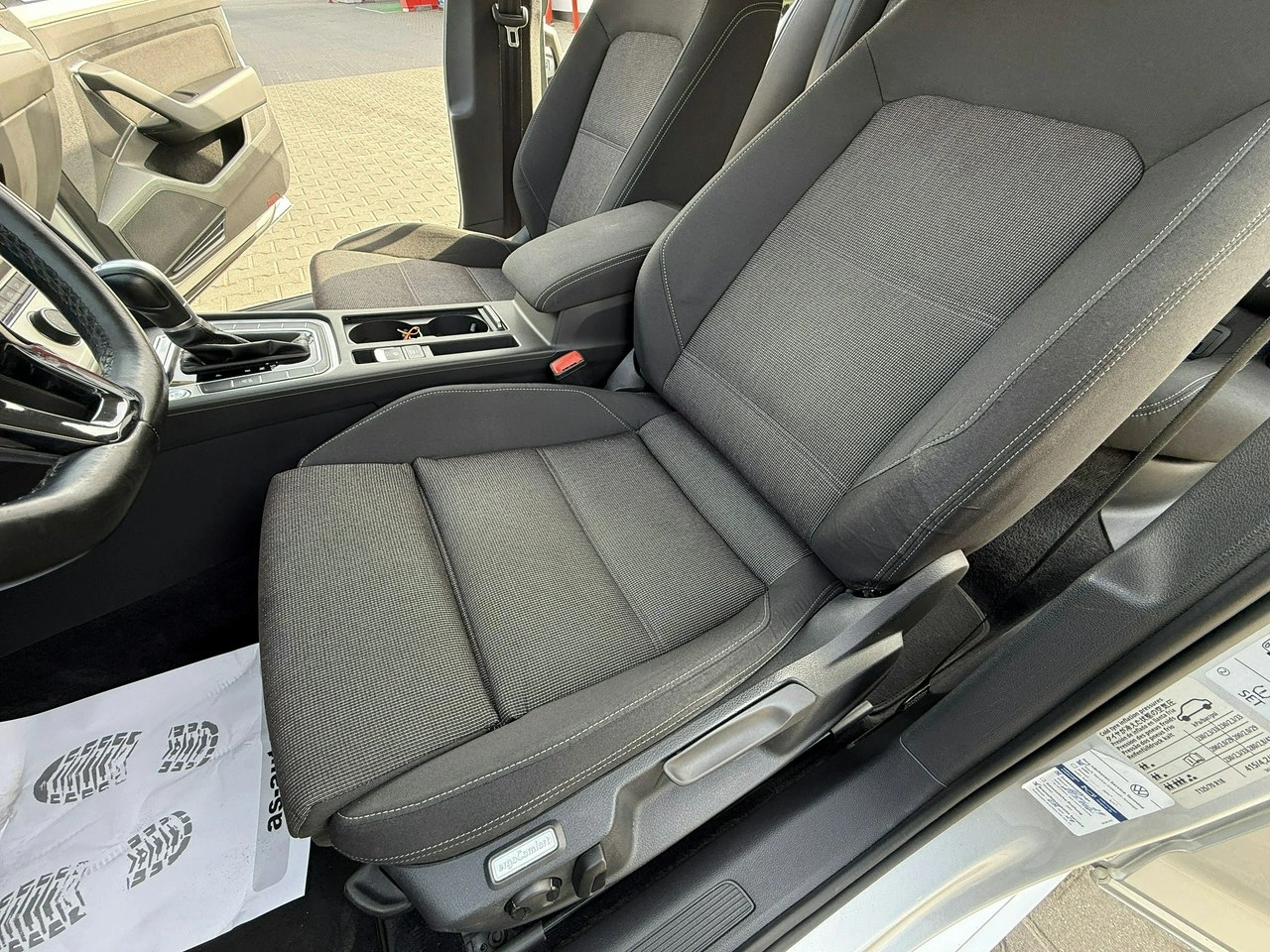 Volkswagen Passat - Zdjęcie 14