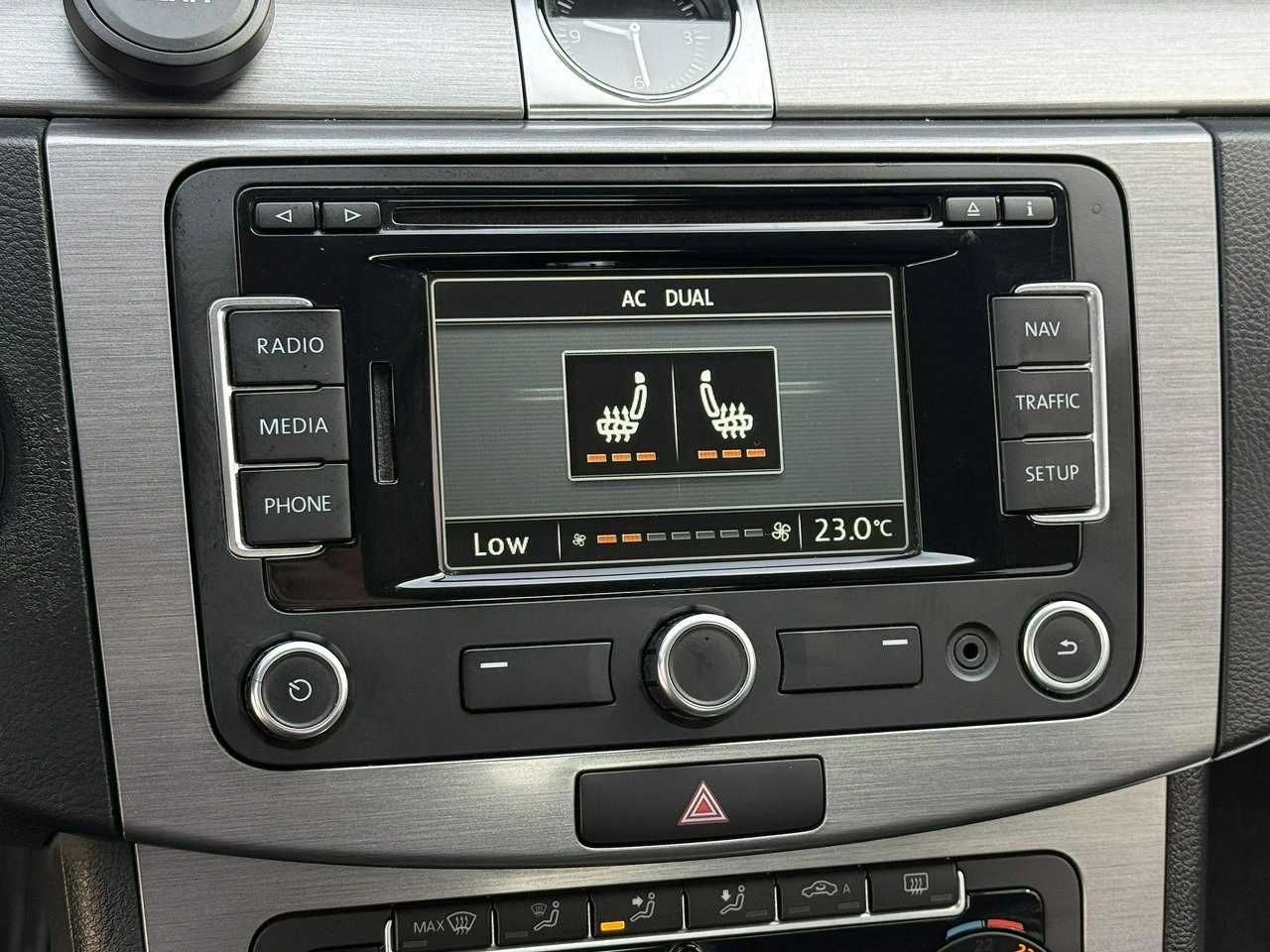 Volkswagen Passat - Zdjęcie 17