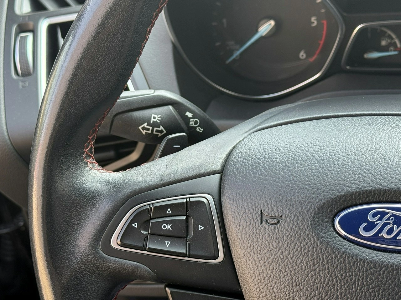 Ford Kuga - Zdjęcie 9