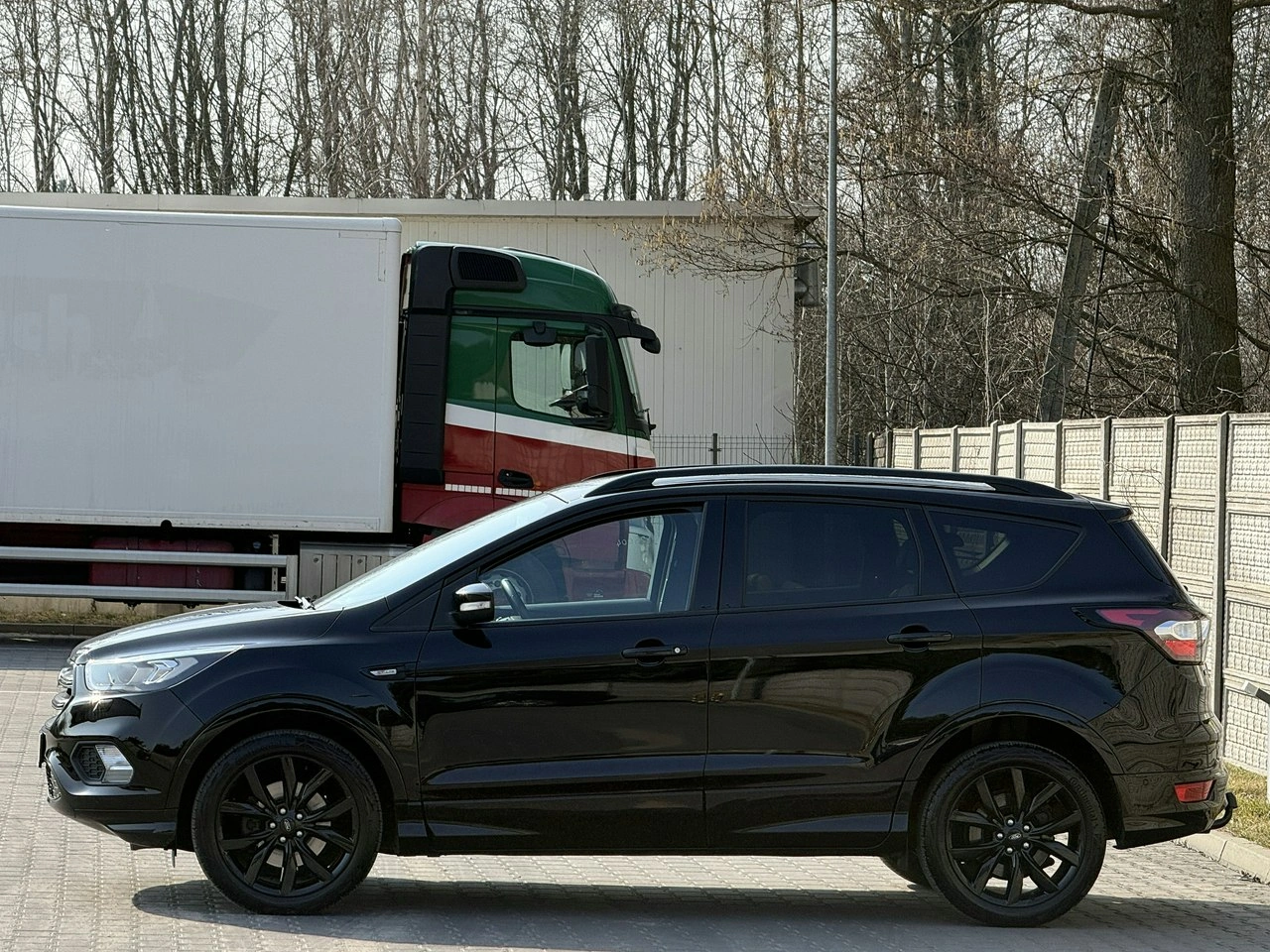 Ford Kuga - Zdjęcie 27