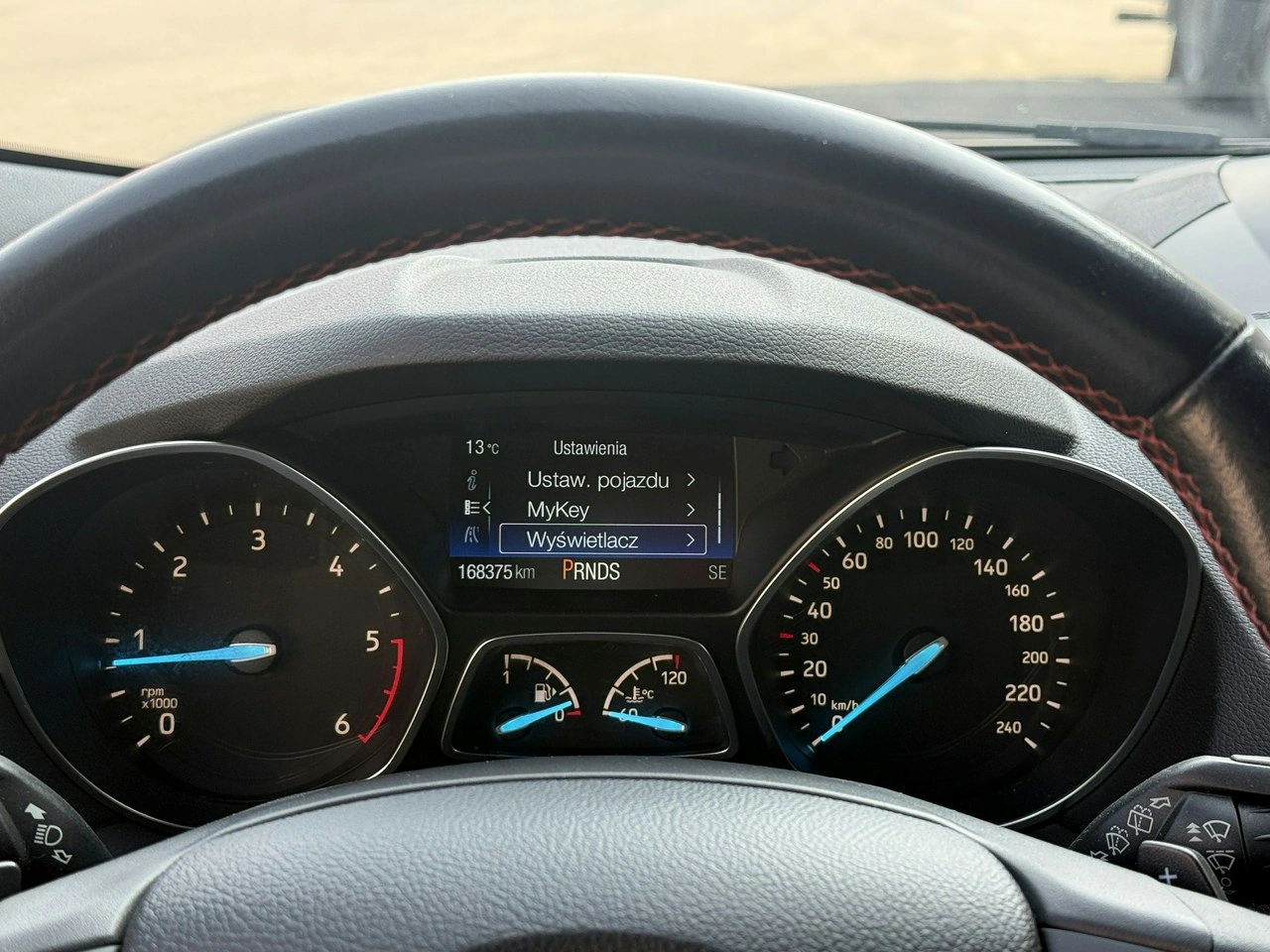 Ford Kuga - Zdjęcie 17