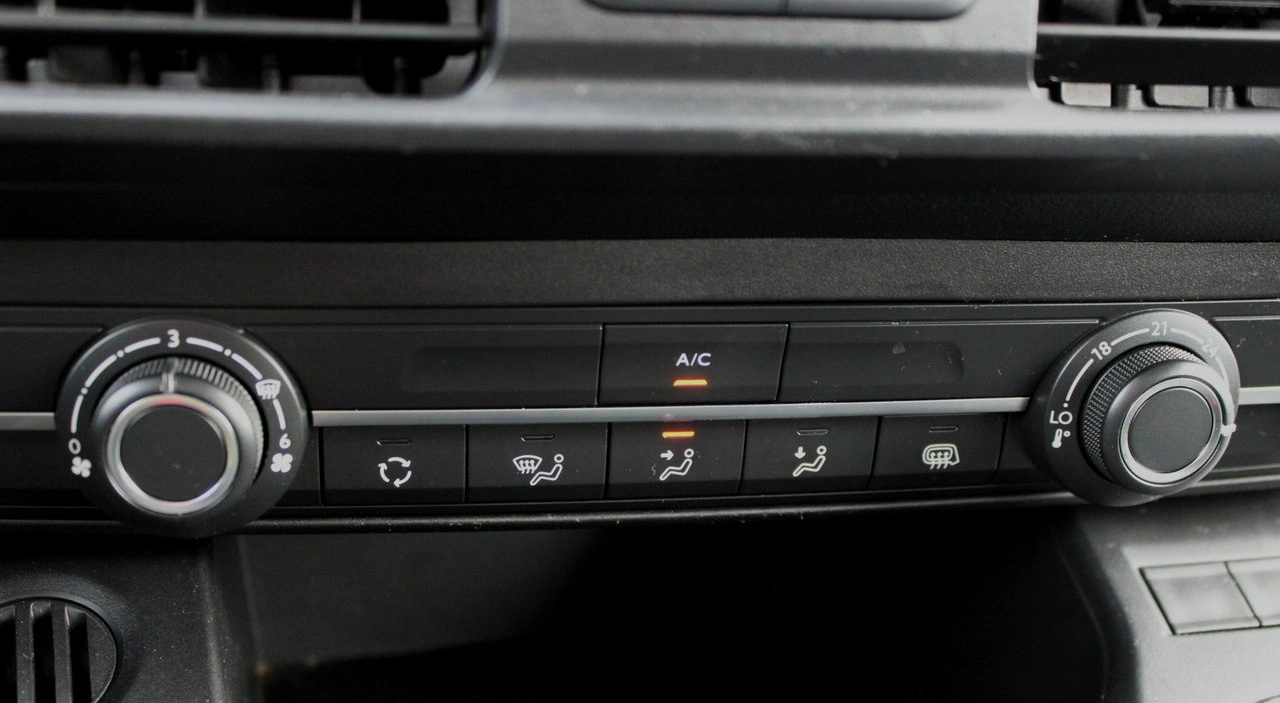 Peugeot Partner - Zdjęcie 18