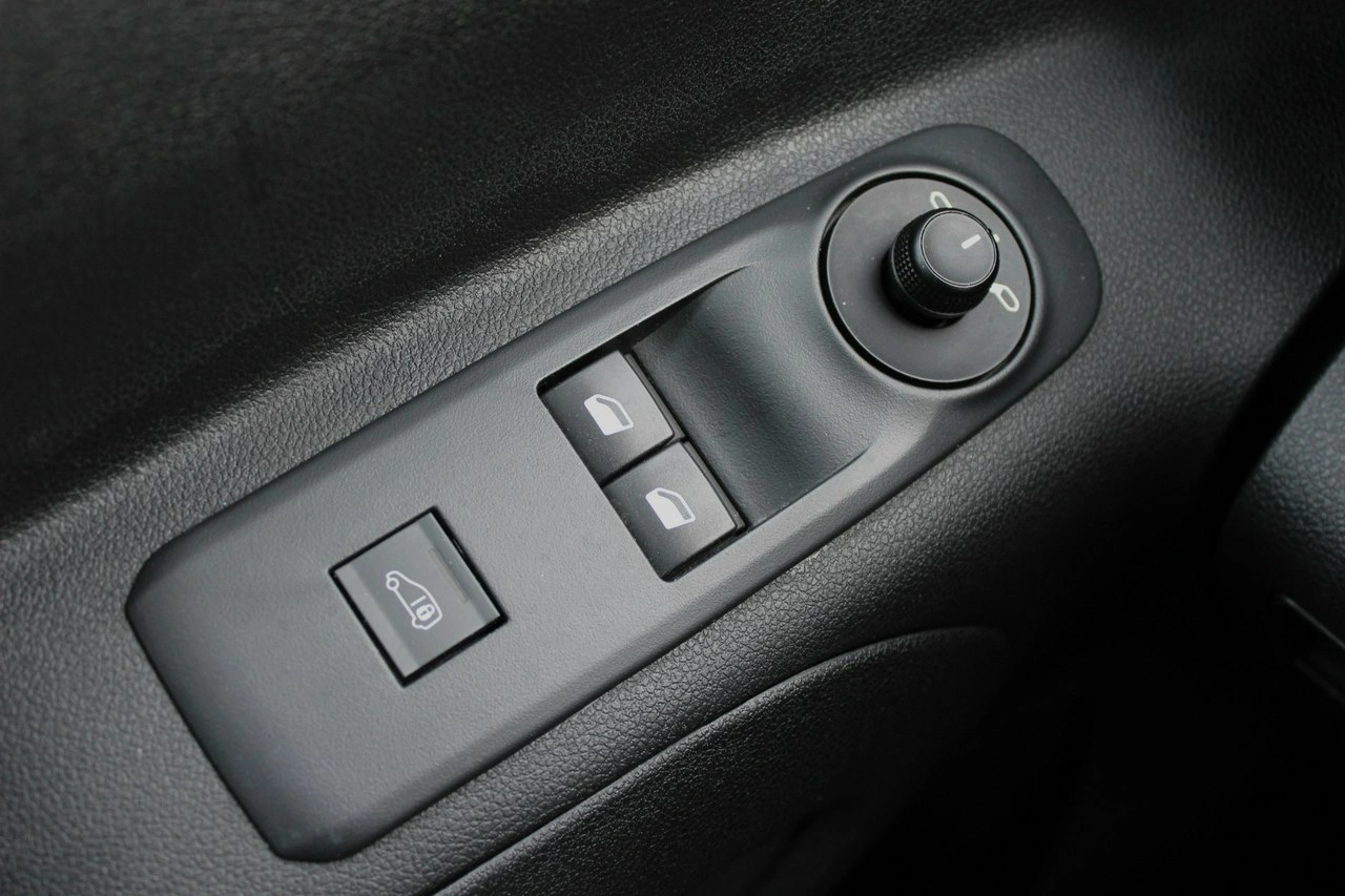 Peugeot Partner - Zdjęcie 26