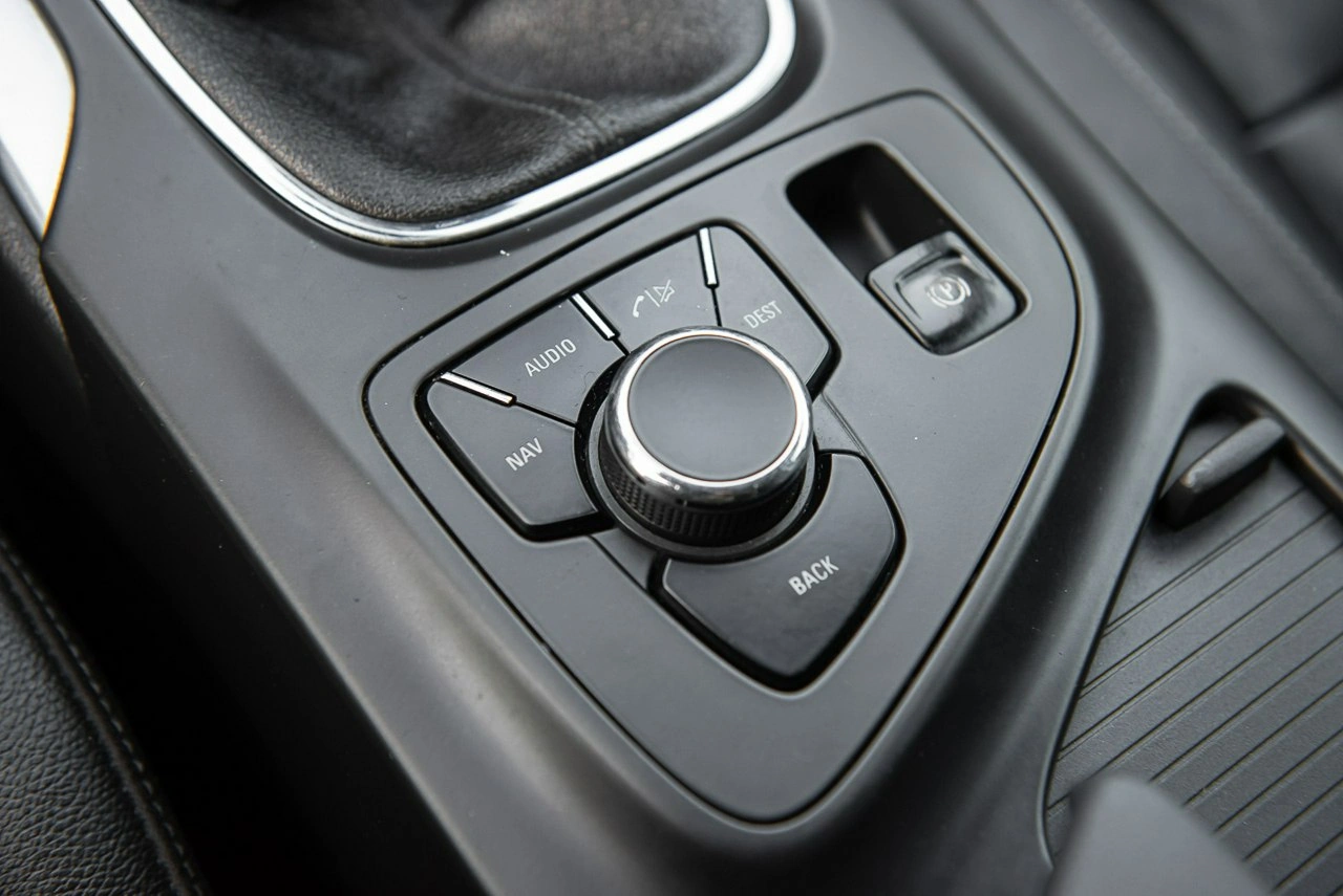 Opel Insignia - Zdjęcie 24