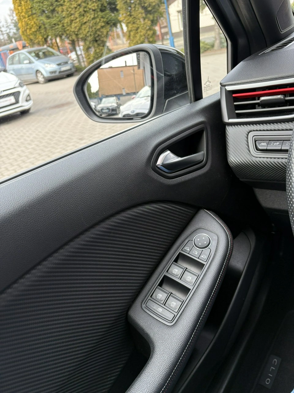 Renault Clio - Zdjęcie 23