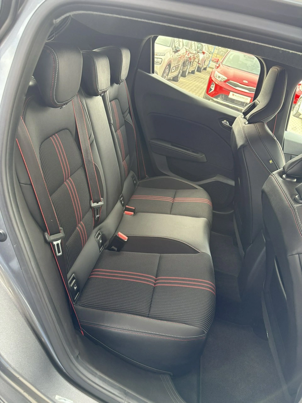 Renault Clio - Zdjęcie 17