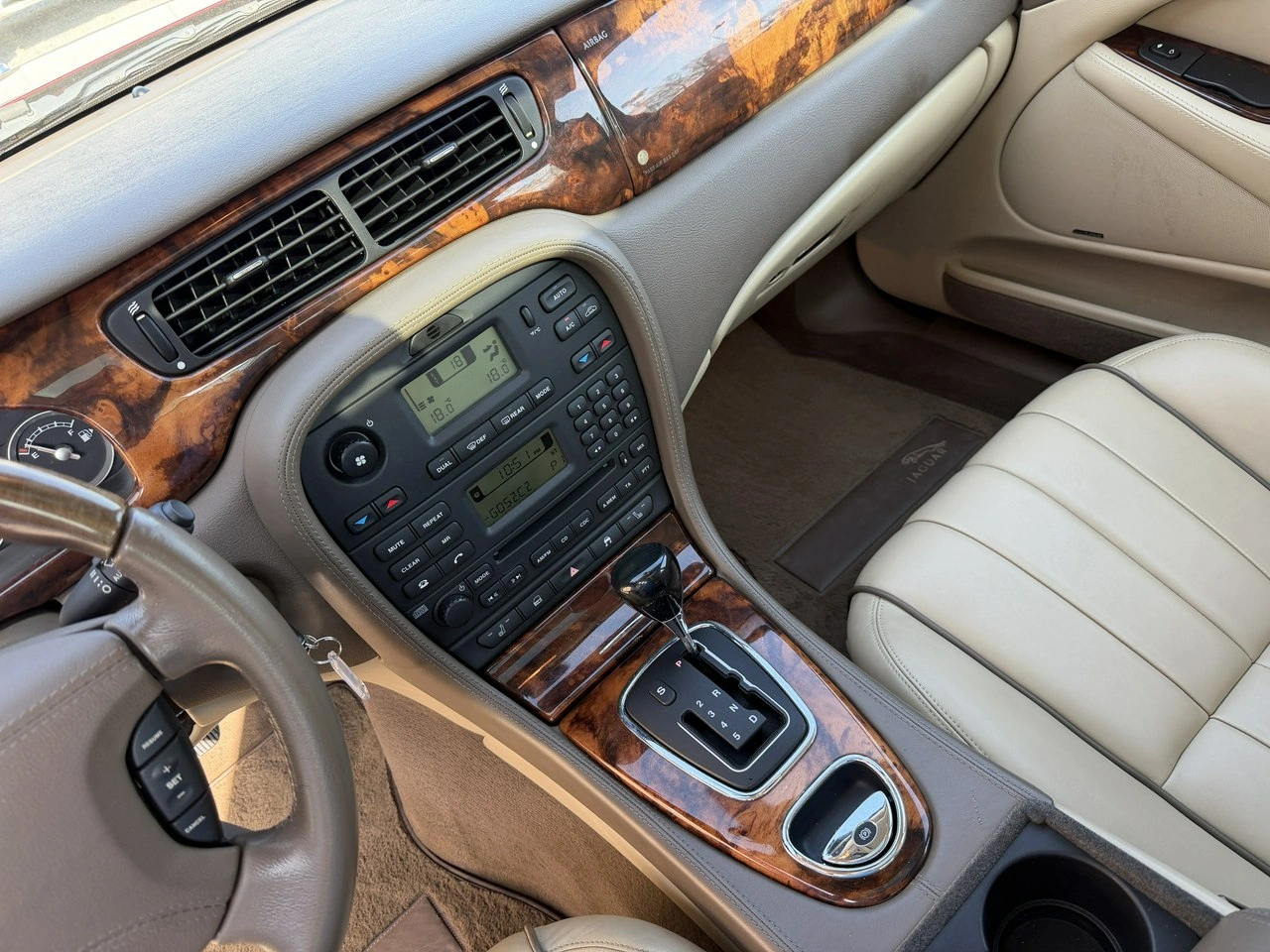 Jaguar S-Type - Zdjęcie 20