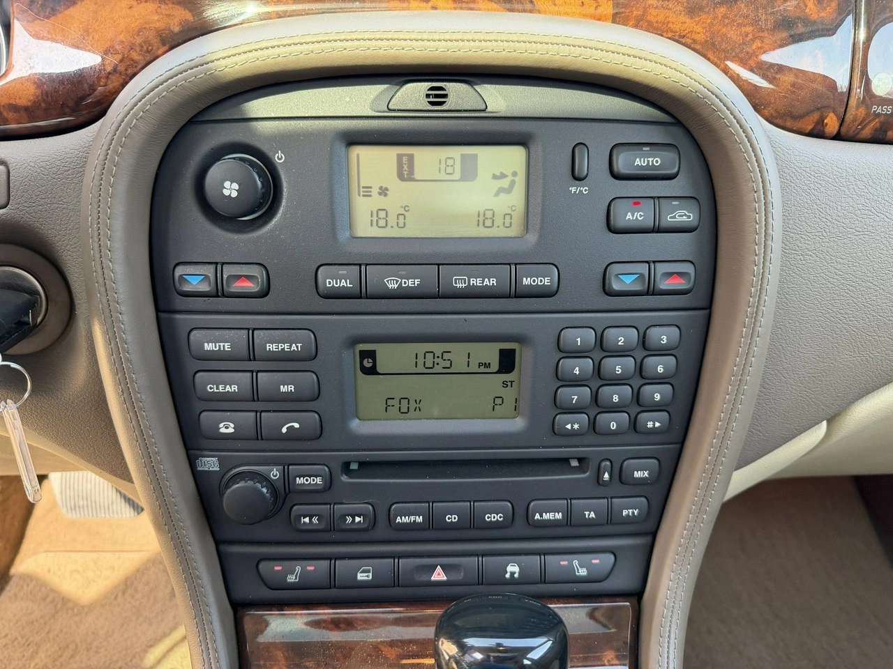 Jaguar S-Type - Zdjęcie 21